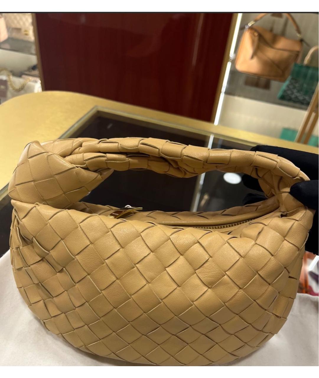 BOTTEGA VENETA Бежевая кожаная сумка с короткими ручками, фото 5