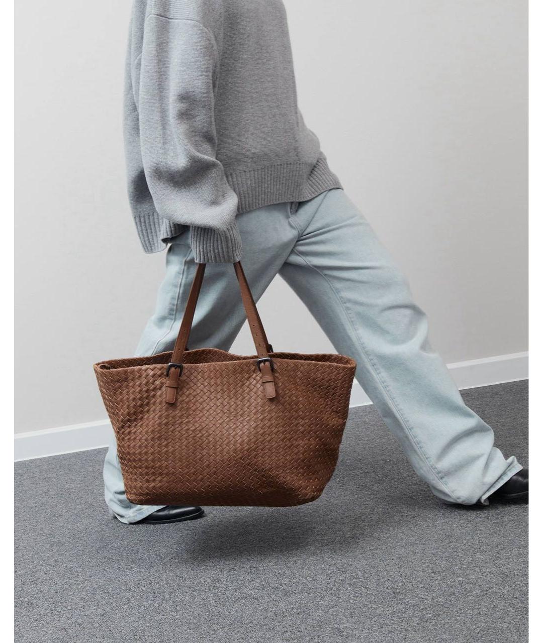 BOTTEGA VENETA Коричневая кожаная сумка тоут, фото 2