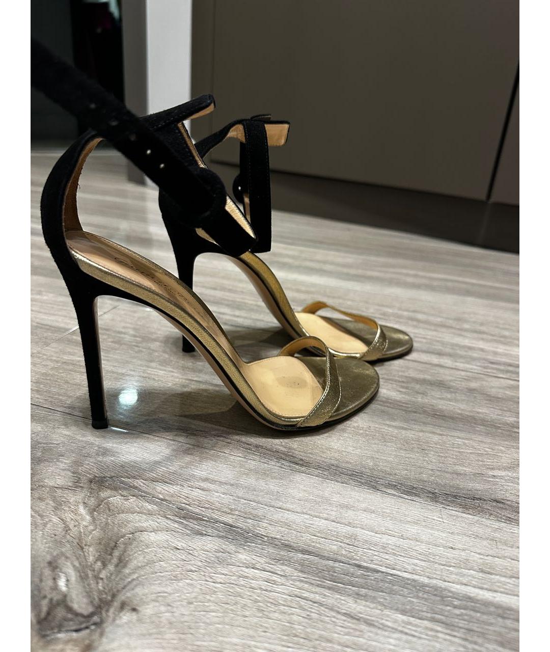 GIANVITO ROSSI Золотые замшевые босоножки, фото 8