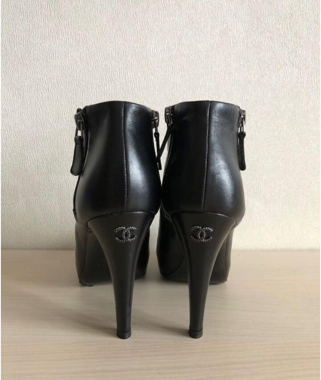 CHANEL Черные кожаные ботильоны, фото 4