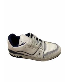 LOUIS VUITTON Низкие кроссовки / кеды