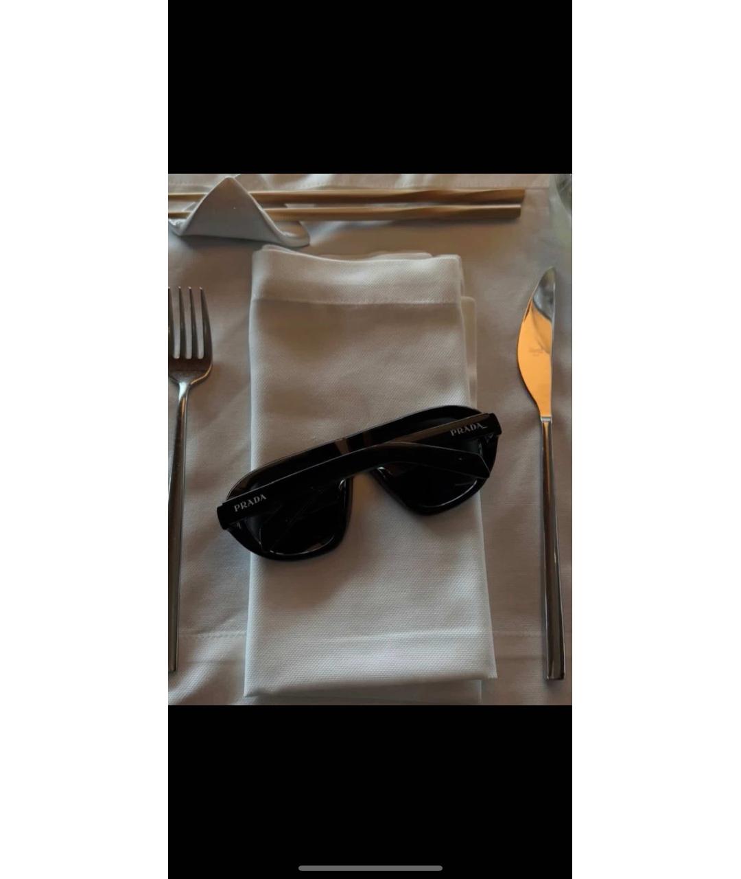 PRADA Черные пластиковые солнцезащитные очки, фото 3