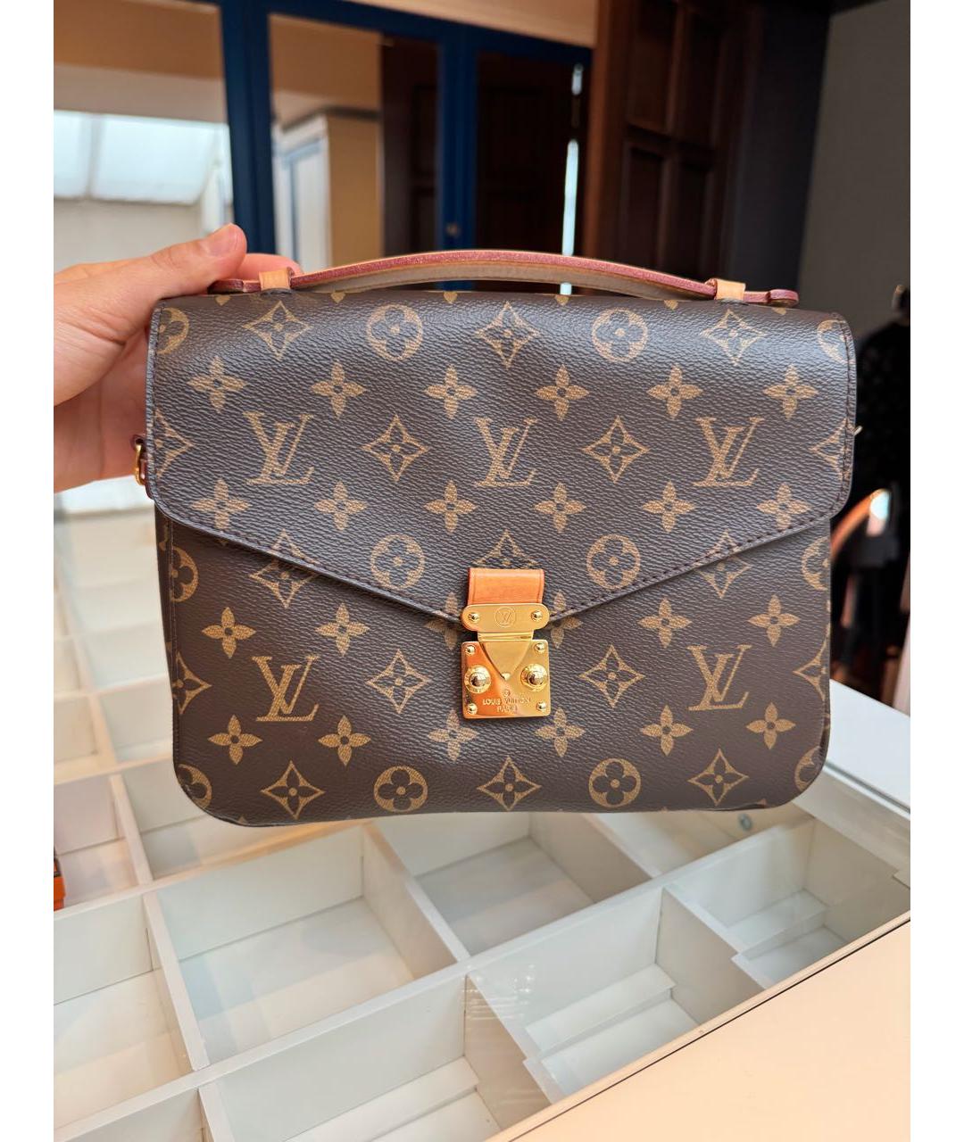 LOUIS VUITTON Коричневая сумка с короткими ручками, фото 8