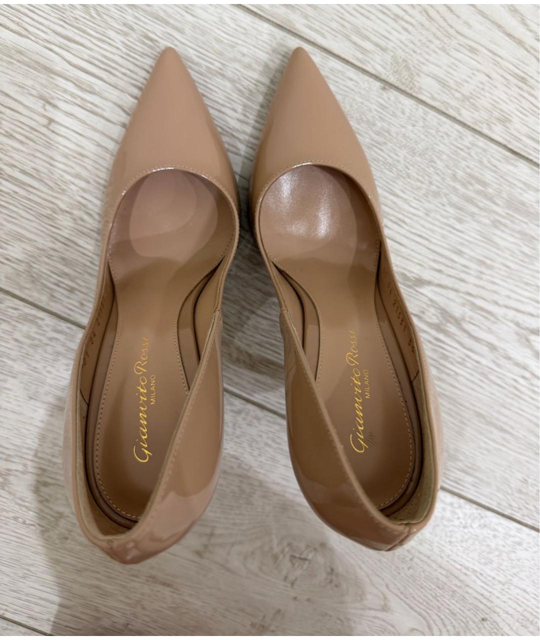 GIANVITO ROSSI Бежевые туфли из лакированной кожи, фото 3