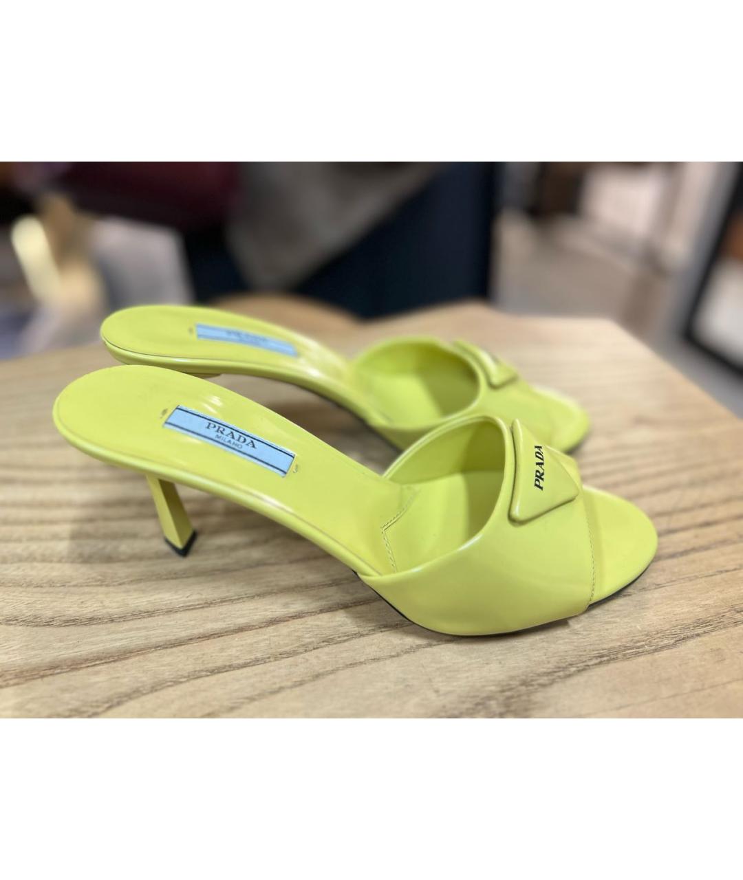 PRADA Желтые кожаные босоножки, фото 6