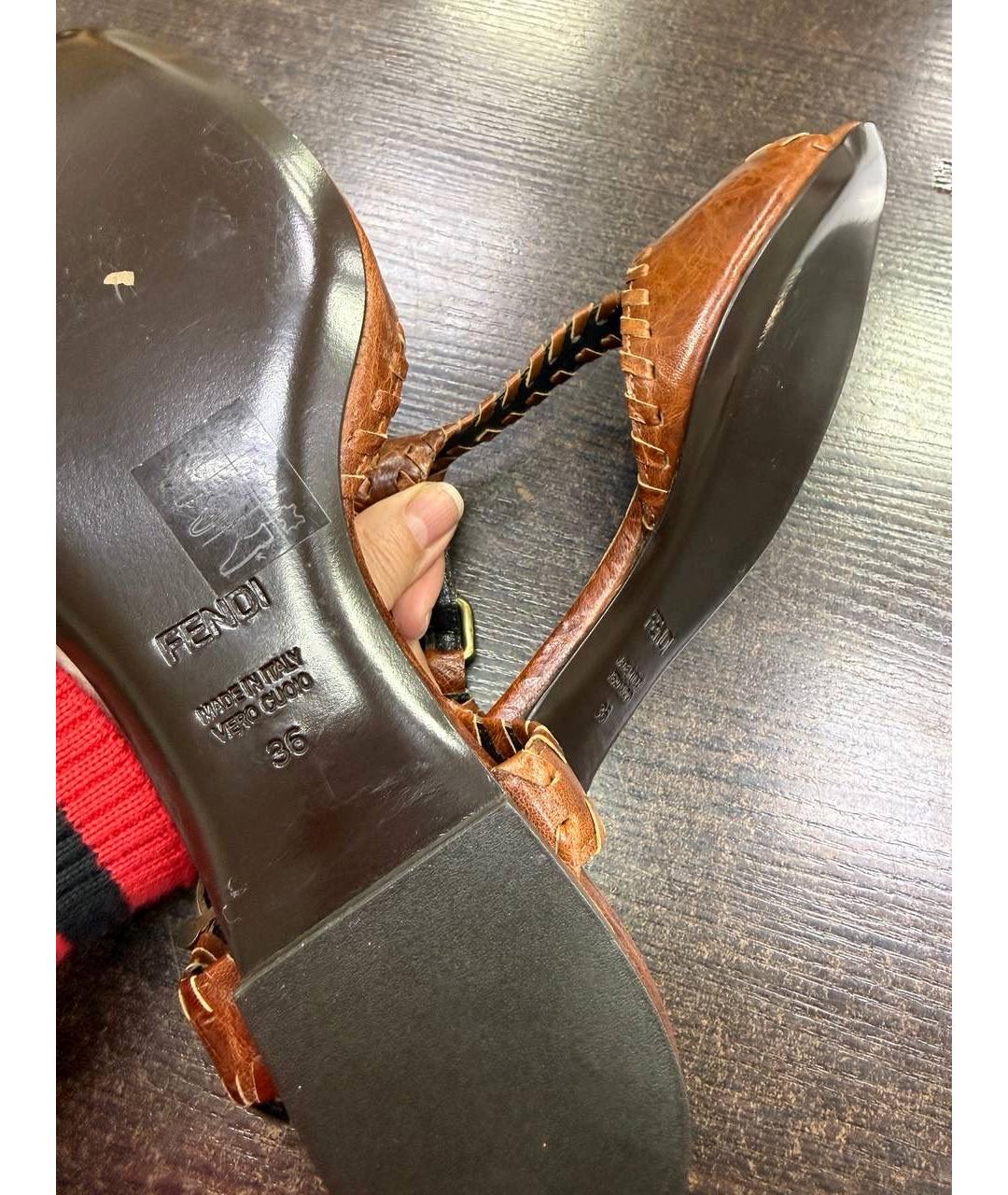 FENDI Коричневые кожаные босоножки, фото 6