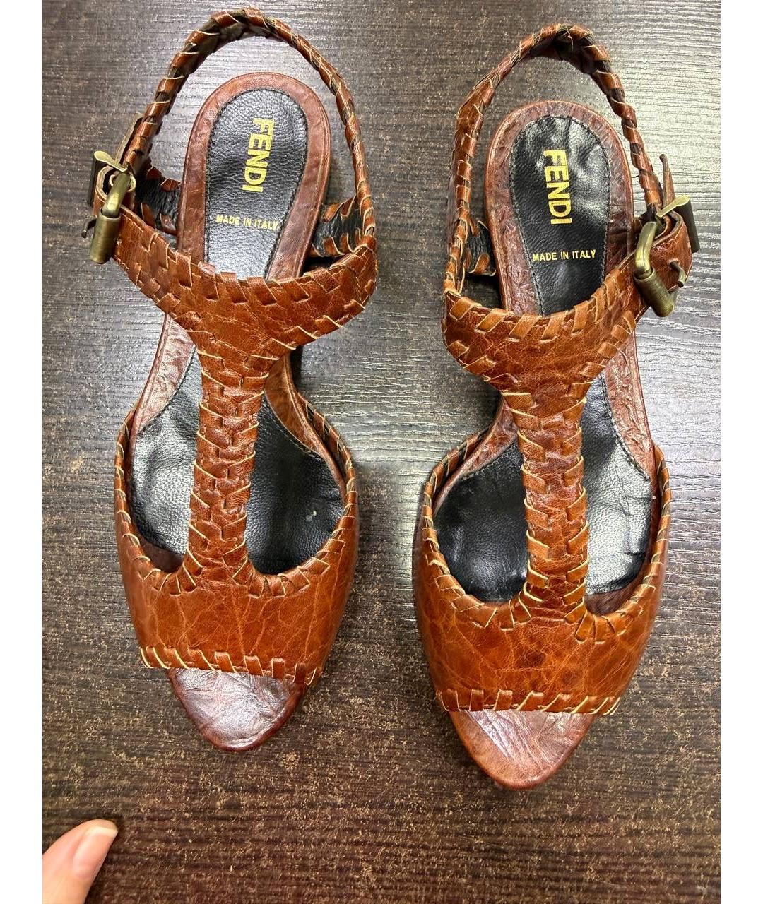 FENDI Коричневые кожаные босоножки, фото 3