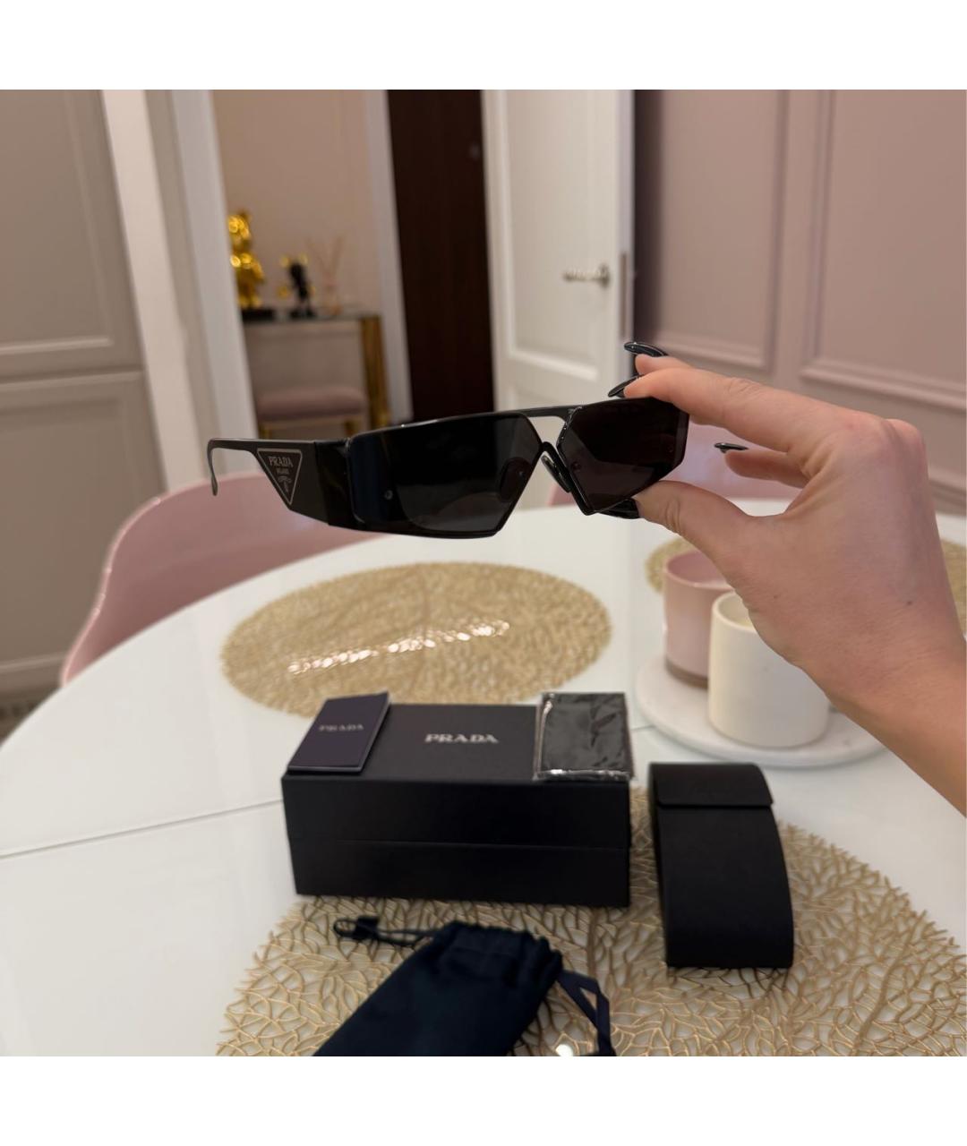 PRADA Черные солнцезащитные очки, фото 2