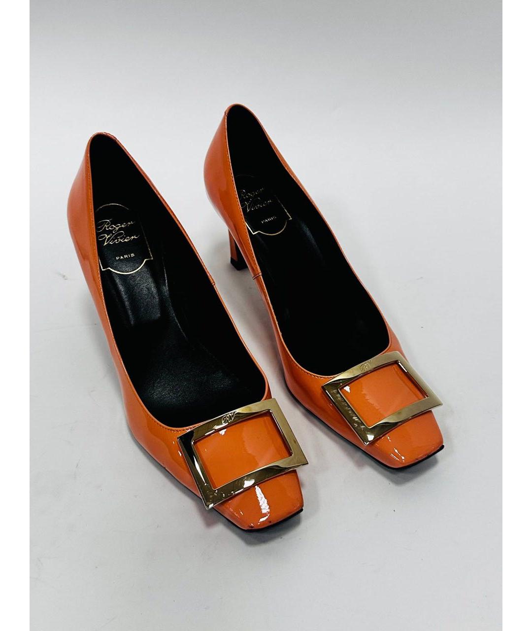 ROGER VIVIER Оранжевое туфли из лакированной кожи, фото 8