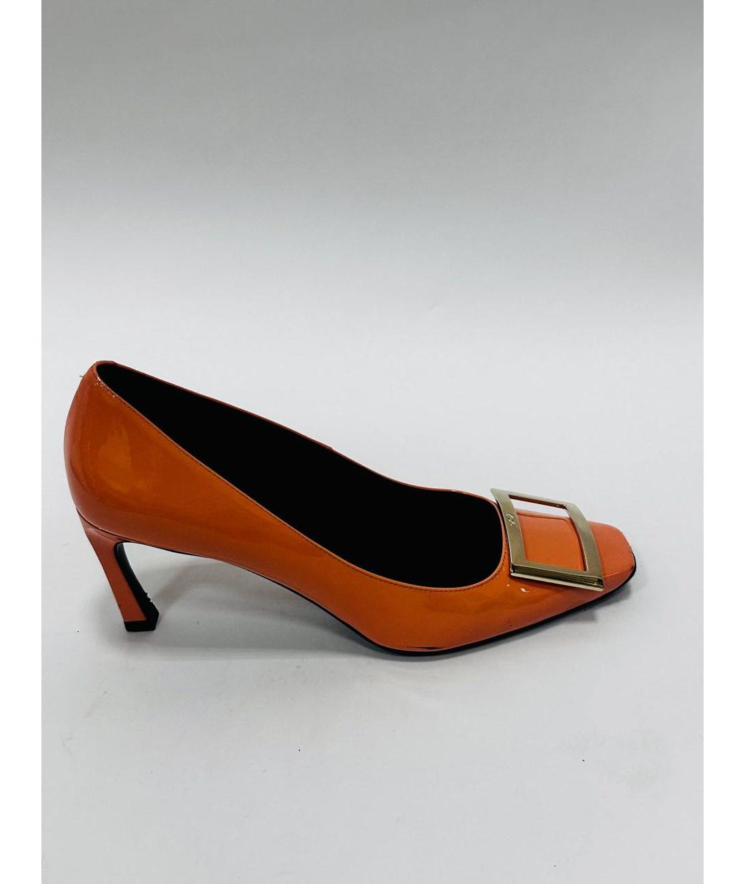 ROGER VIVIER Оранжевое туфли из лакированной кожи, фото 9