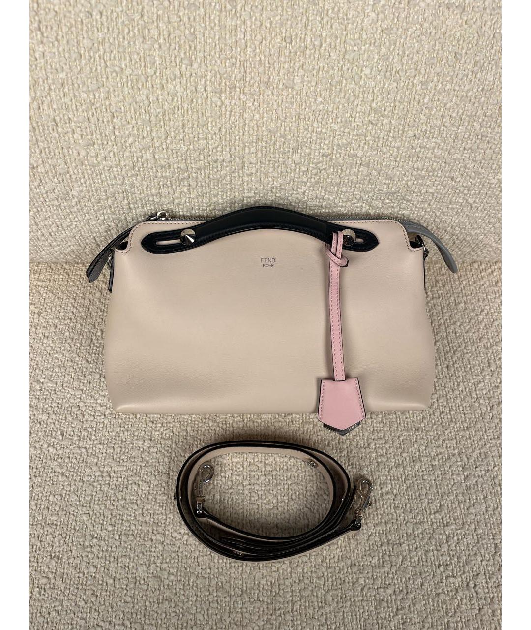FENDI Бежевая кожаная сумка с короткими ручками, фото 6