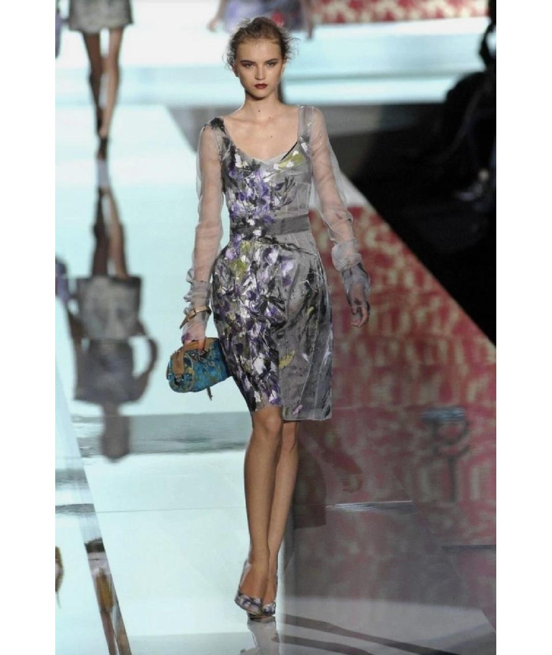 DOLCE&GABBANA Серое шелковое коктейльное платье, фото 7