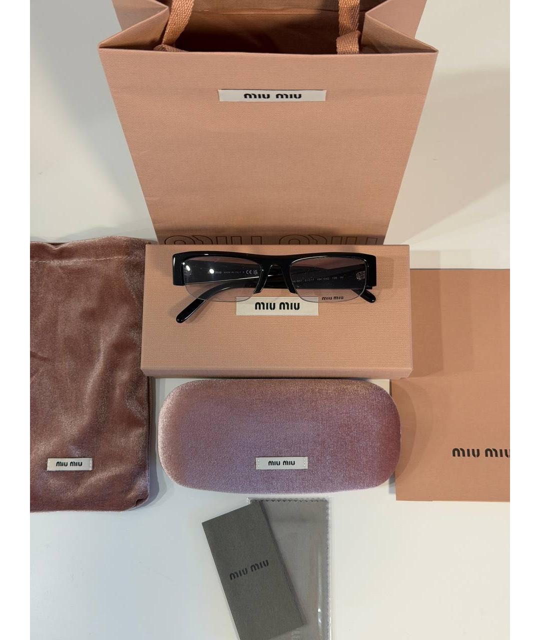 MIU MIU Черные пластиковые солнцезащитные очки, фото 2