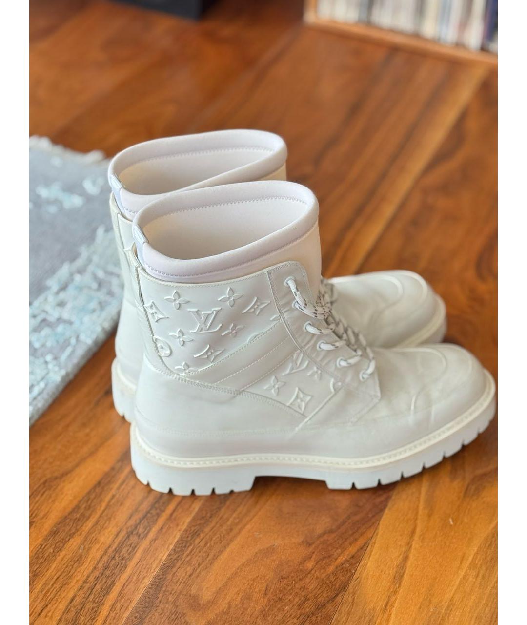 LOUIS VUITTON Бежевые резиновые ботинки, фото 4