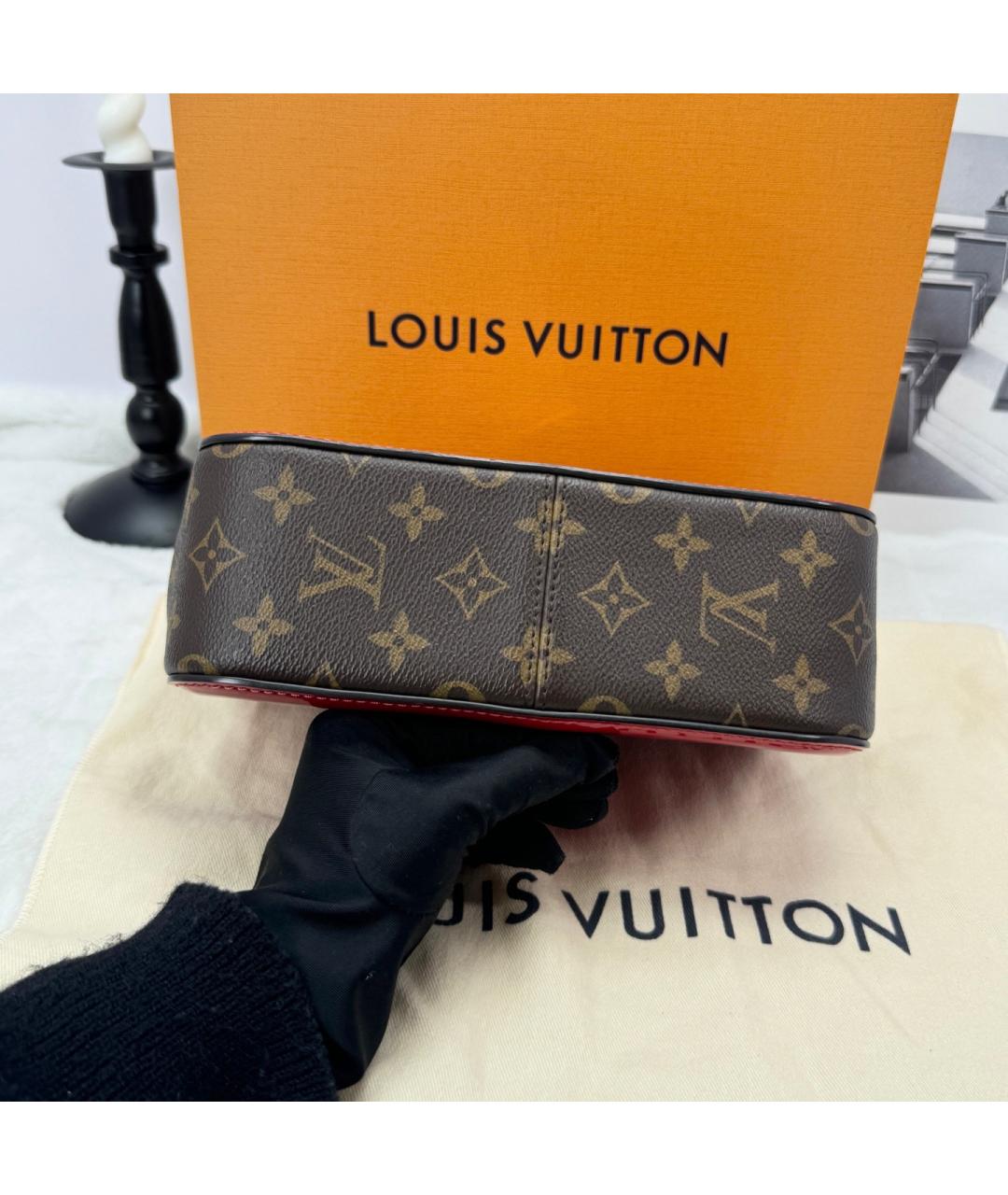 LOUIS VUITTON Красная сумка через плечо из лакированной кожи, фото 5