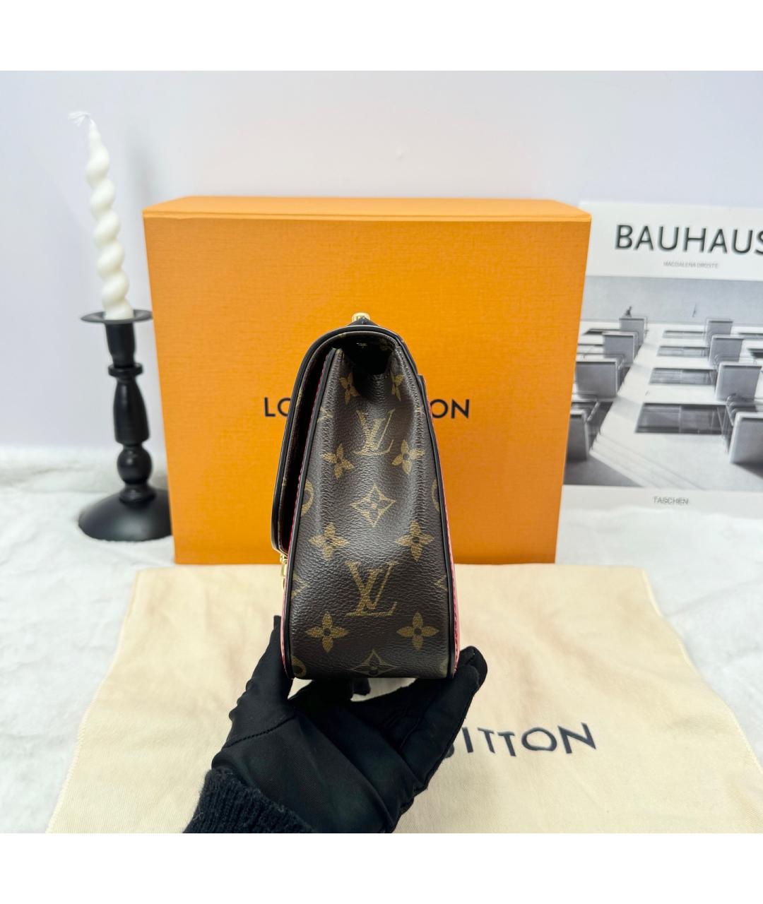 LOUIS VUITTON Красная сумка через плечо из лакированной кожи, фото 7