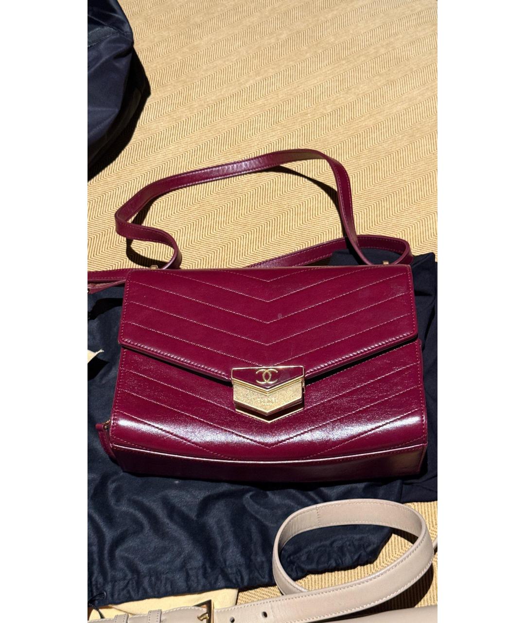 CHANEL Красная кожаная сумка через плечо, фото 3