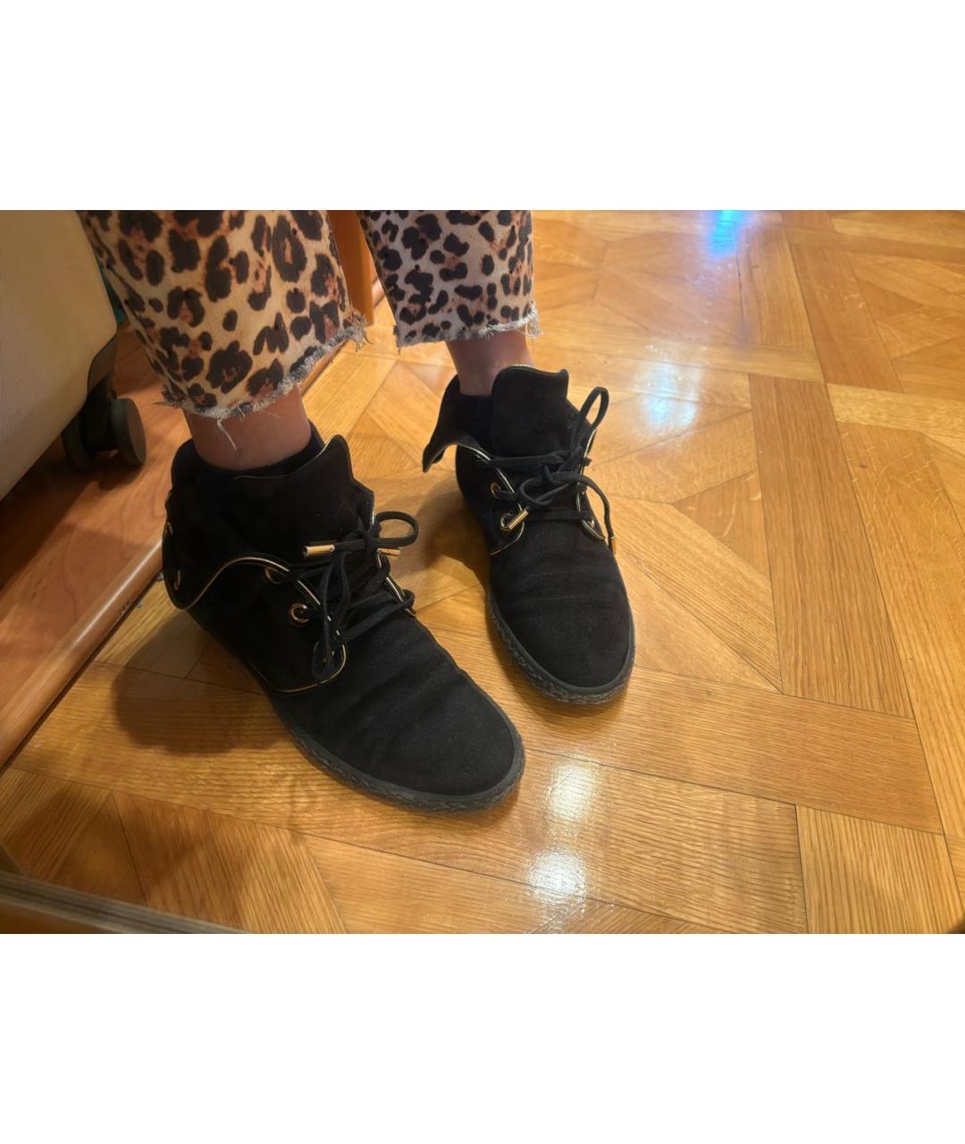 LOUIS VUITTON Черные замшевые ботинки, фото 6