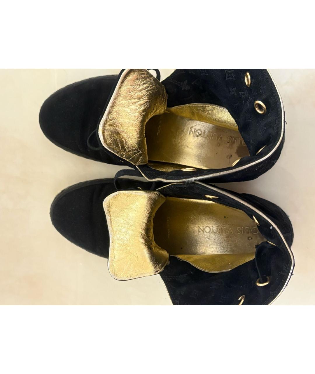 LOUIS VUITTON Черные замшевые ботинки, фото 3