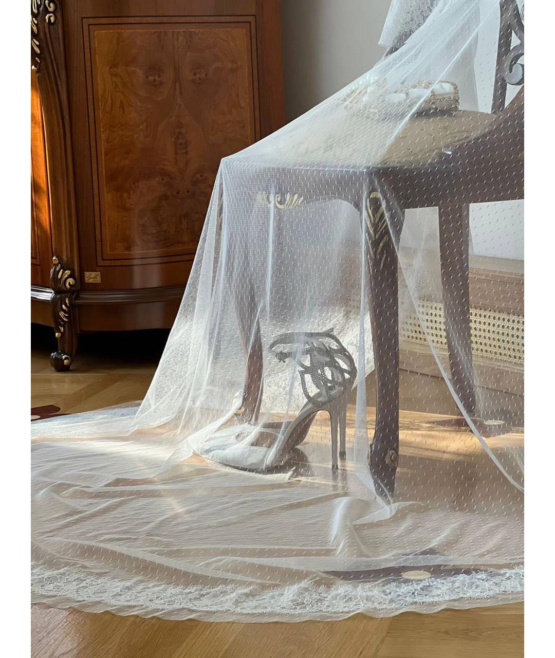 GIANVITO ROSSI Белые кожаные свадебные туфли на среднем каблуке, фото 2