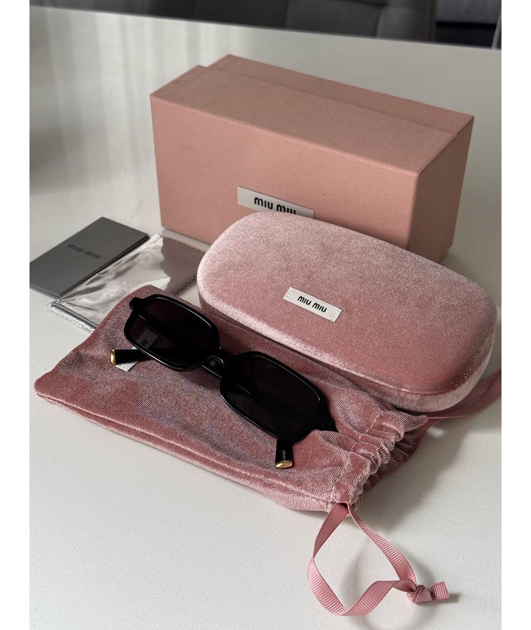 MIU MIU Черные пластиковые солнцезащитные очки, фото 2