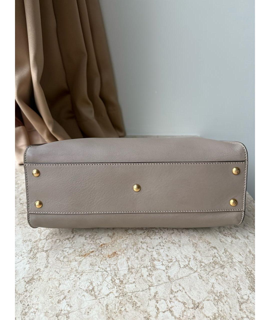 FENDI Бежевая кожаная сумка с короткими ручками, фото 5