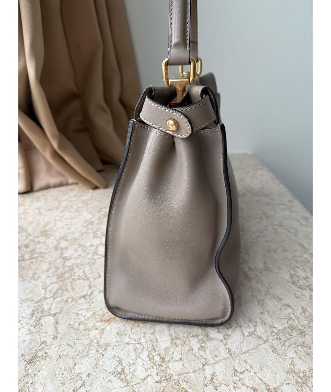 FENDI Бежевая кожаная сумка с короткими ручками, фото 3