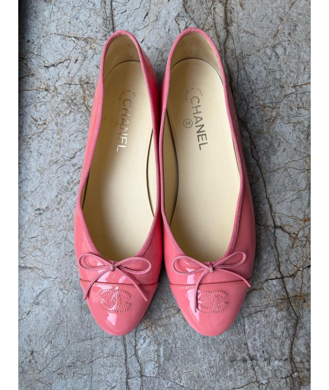 CHANEL Розовые балетки из лакированной кожи, фото 3