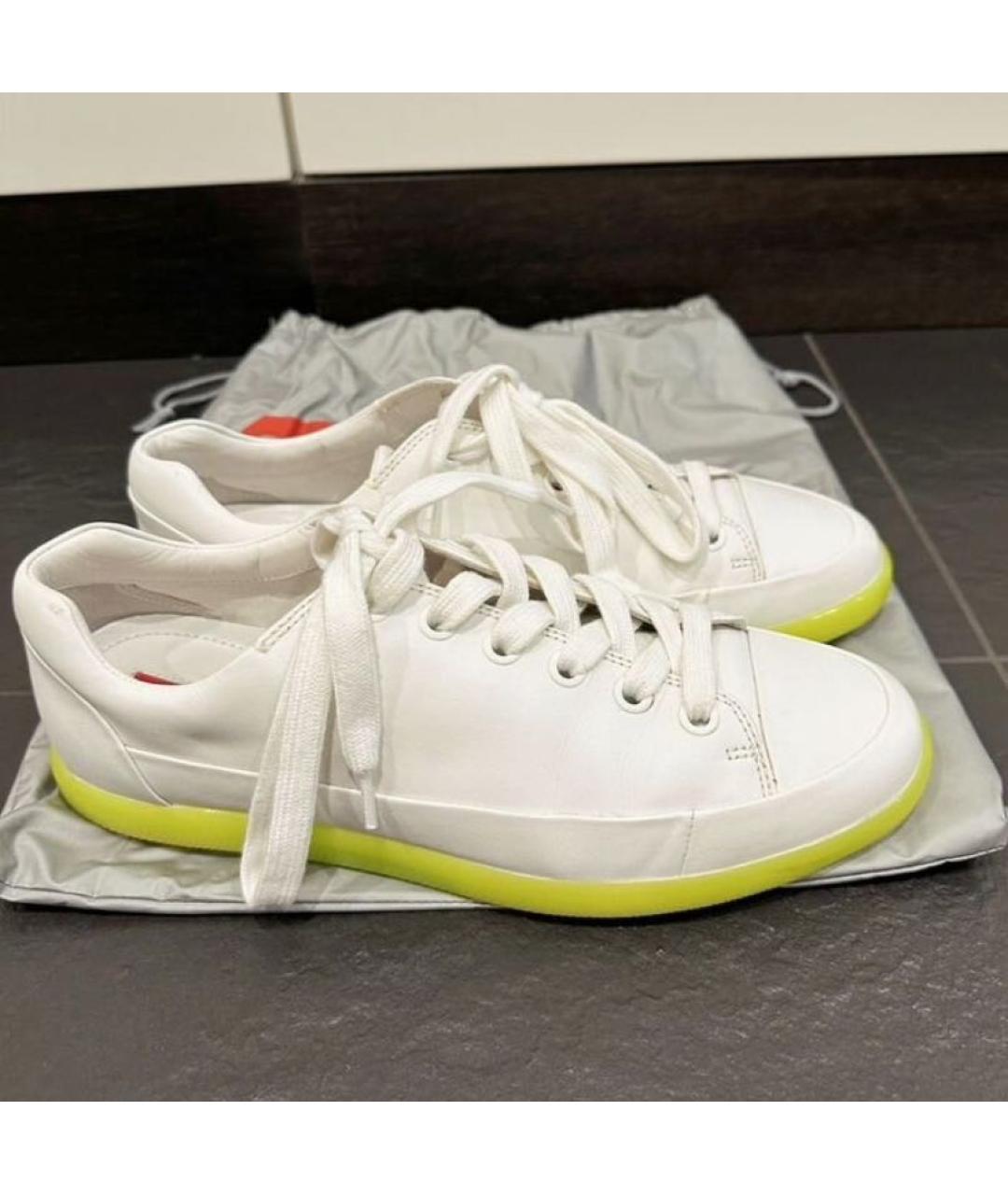 PRADA Белые кожаные низкие кроссовки / кеды, фото 2