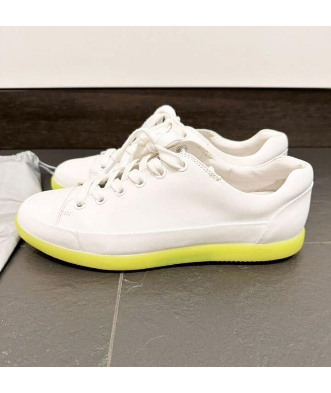 PRADA Белые кожаные низкие кроссовки / кеды, фото 3