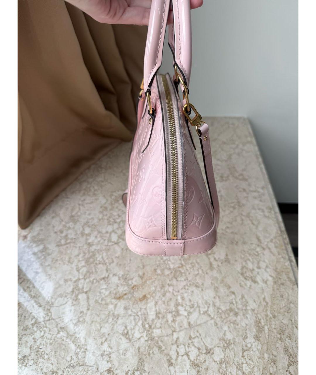 LOUIS VUITTON Розовая сумка с короткими ручками из лакированной кожи, фото 4