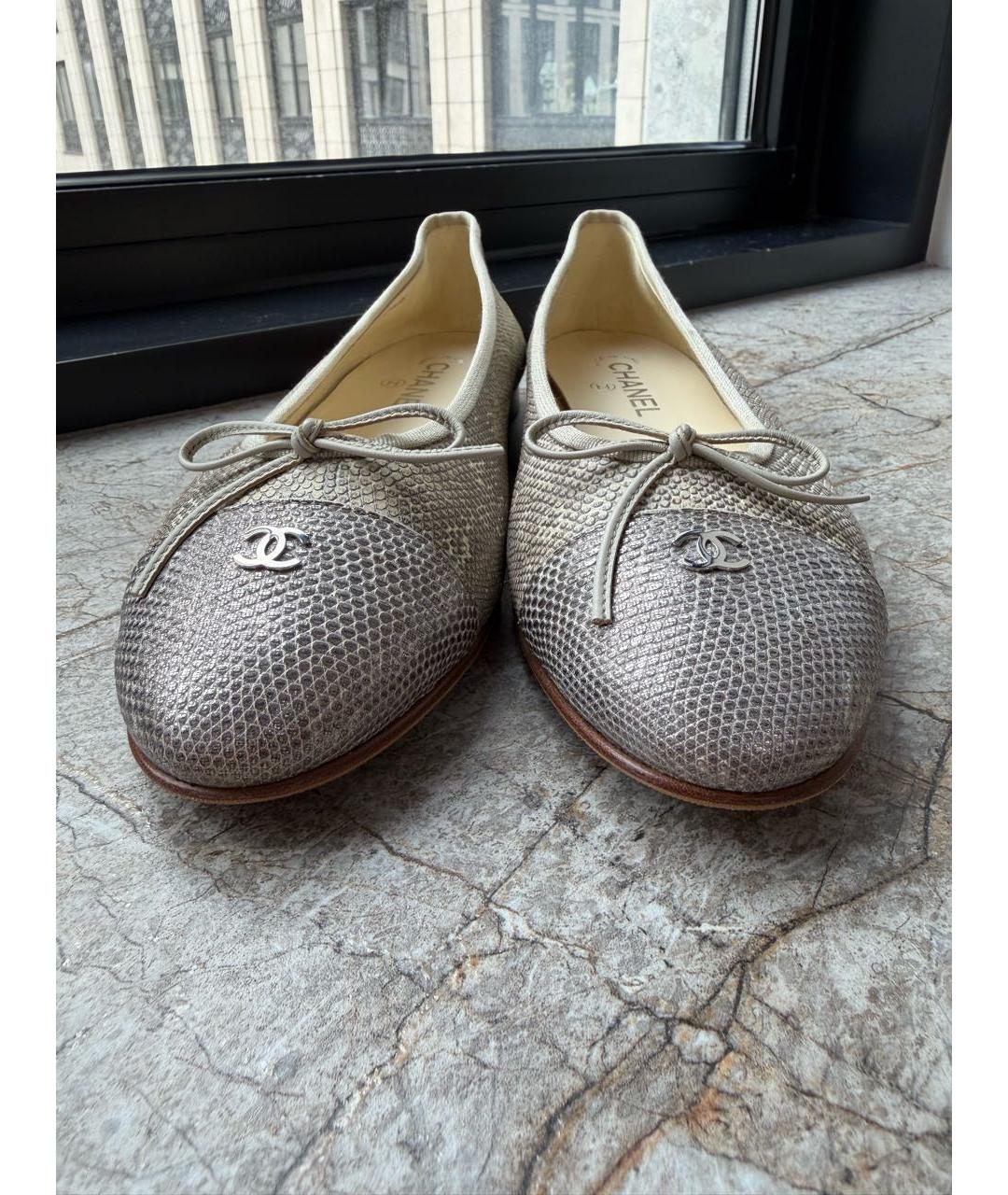 CHANEL Серебряные кожаные балетки, фото 2