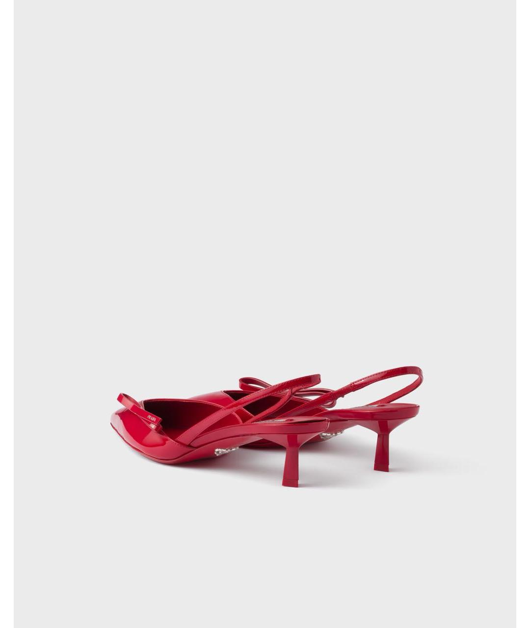 PRADA Красные лодочки на низком каблуке из лакированной кожи, фото 4
