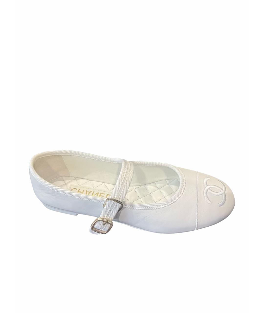 CHANEL Белые кожаные балетки, фото 1