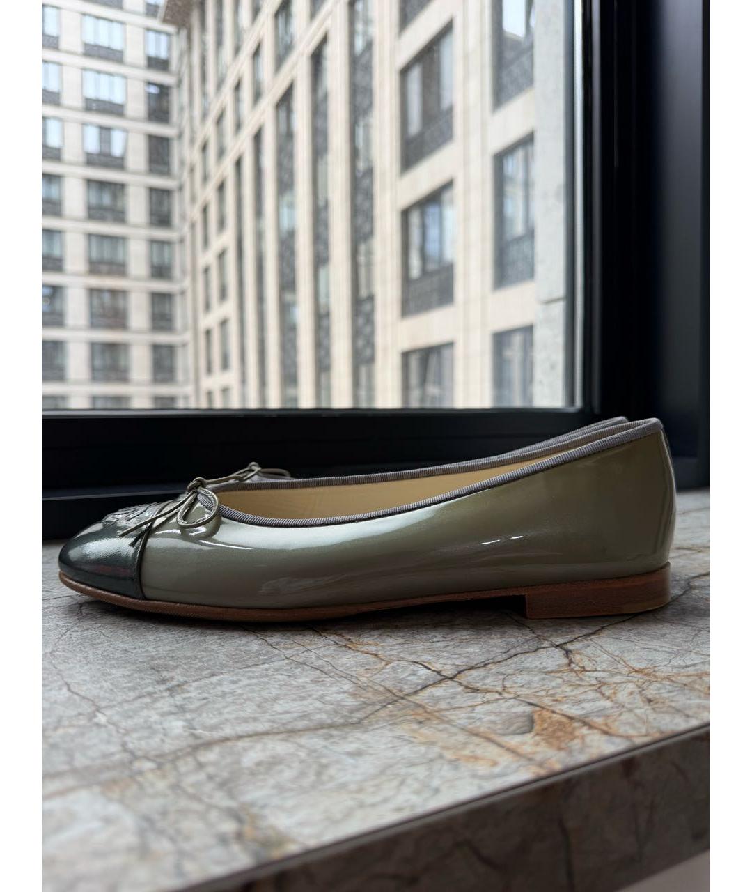 CHANEL Хаки балетки из лакированной кожи, фото 8