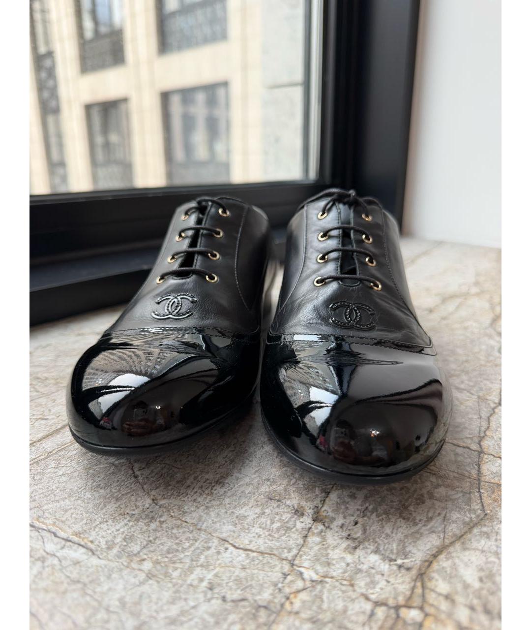 CHANEL Черные туфли из лакированной кожи, фото 2
