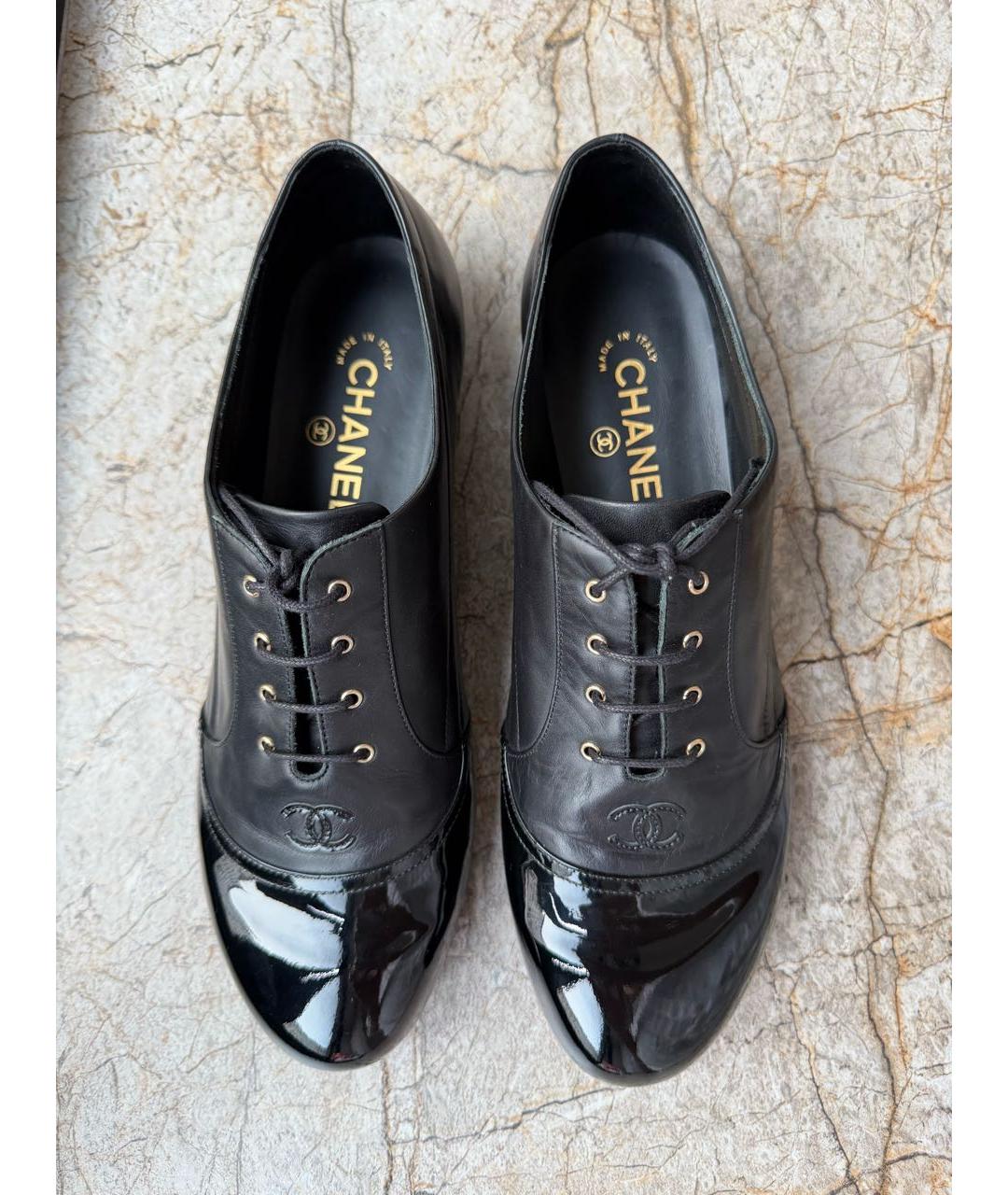 CHANEL Черные туфли из лакированной кожи, фото 3