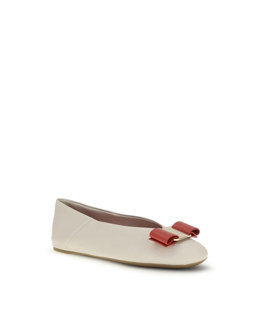 FERRAGAMO Белые кожаные балетки, фото 4