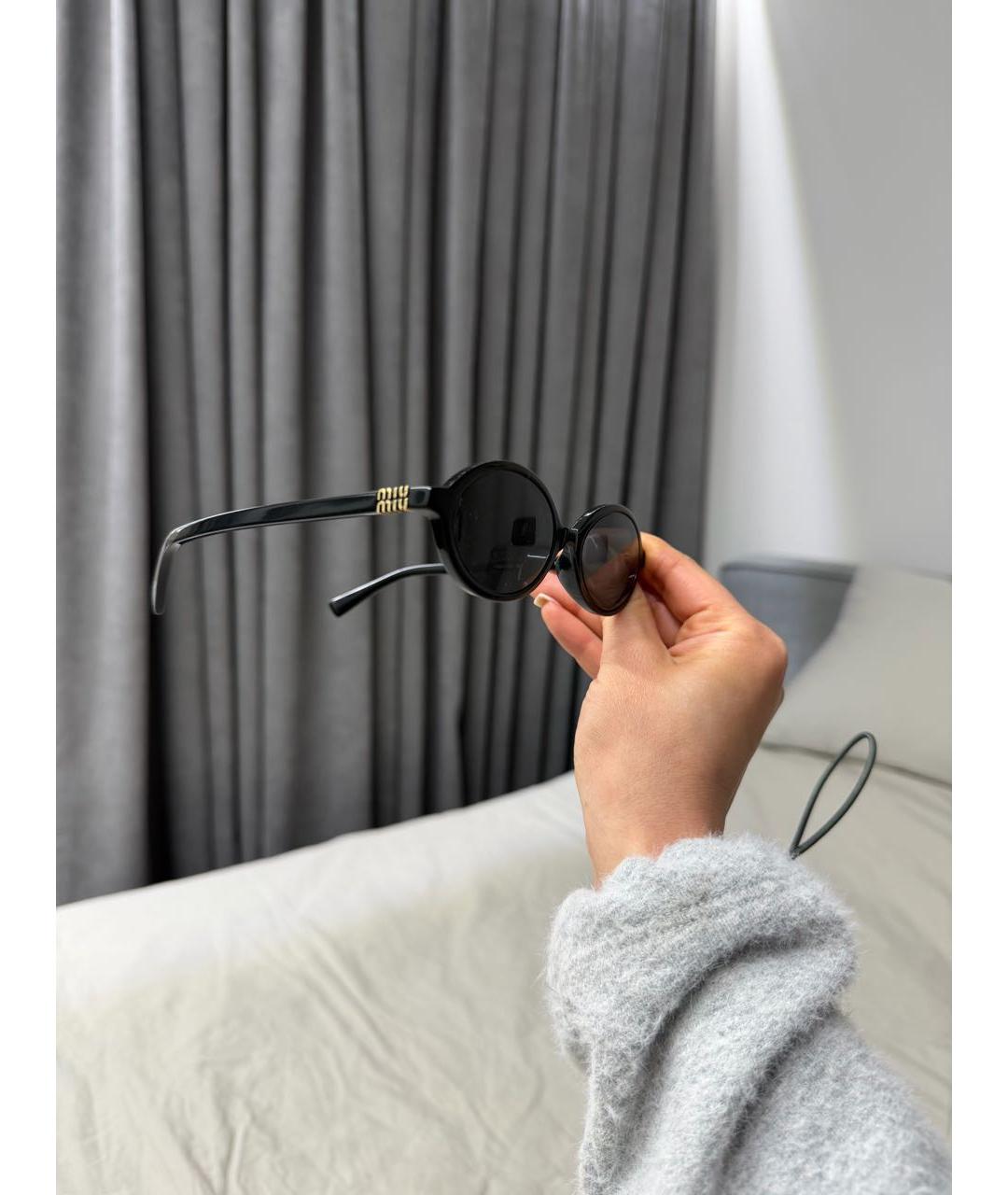 MIU MIU Черные пластиковые солнцезащитные очки, фото 4