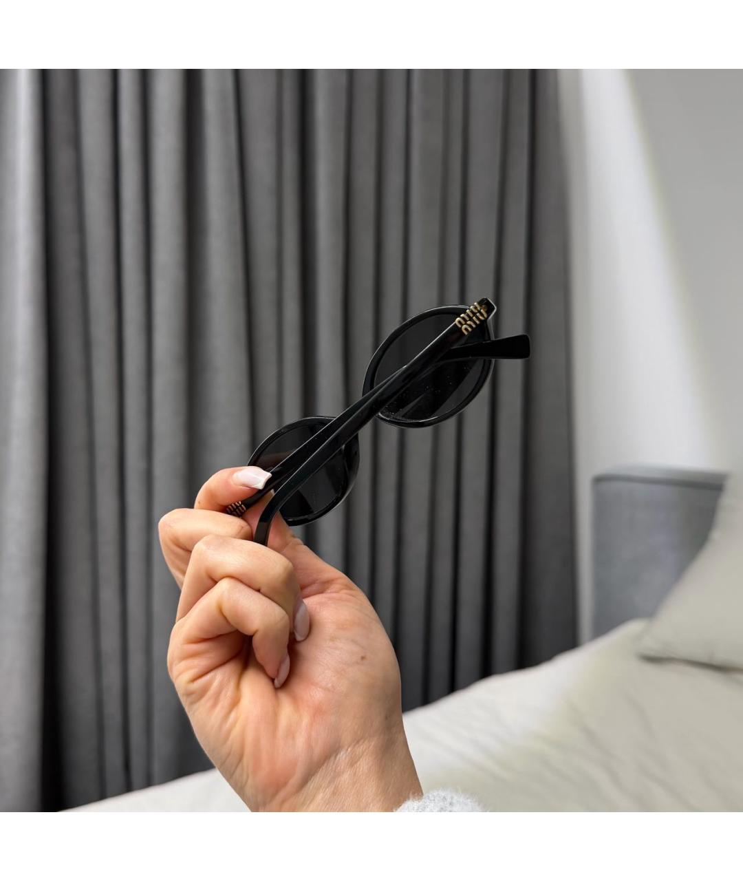 MIU MIU Черные пластиковые солнцезащитные очки, фото 3