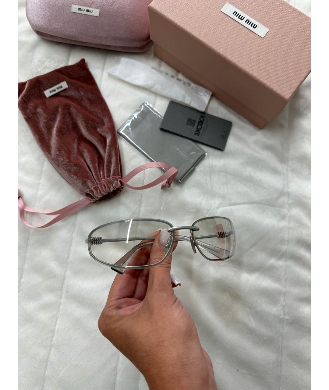 MIU MIU Серебряные металлические солнцезащитные очки, фото 3