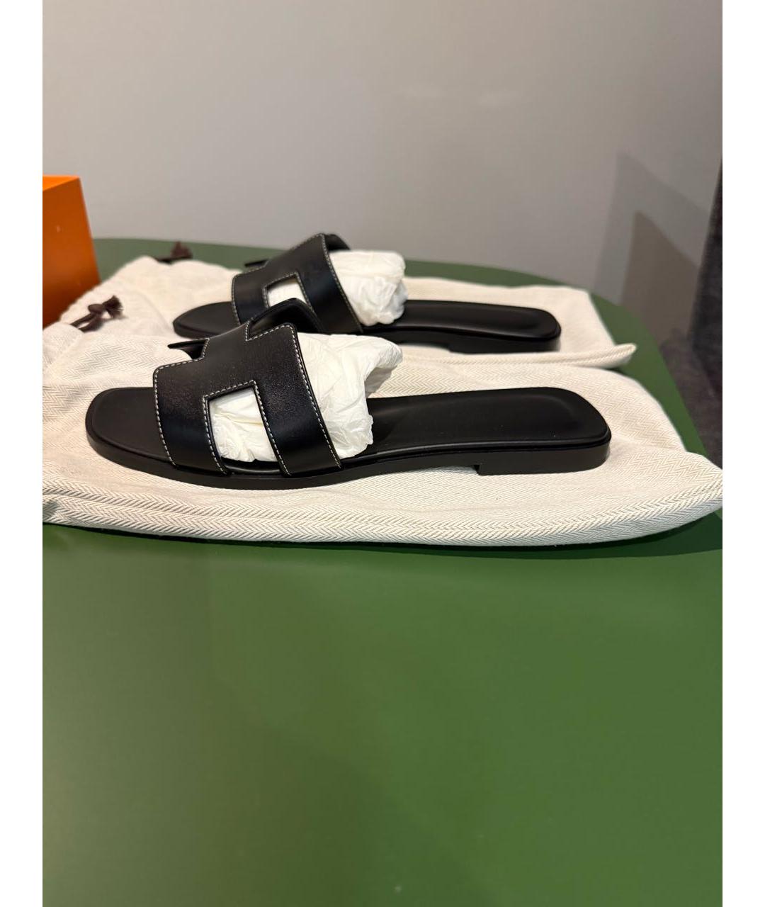 HERMES Черные кожаные сандалии, фото 5