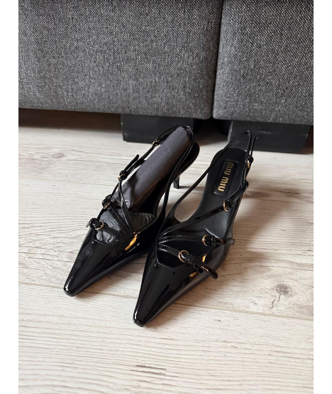 MIU MIU Черные мюли из лакированной кожи, фото 2