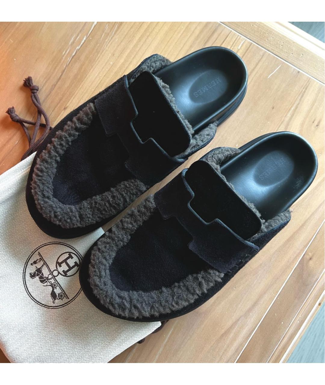 HERMES Черные замшевые сабо, фото 5