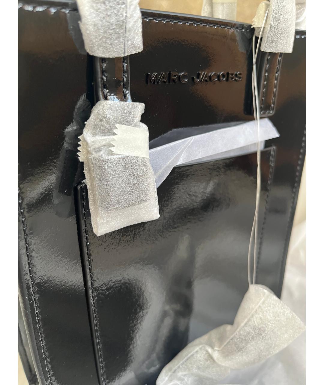 MARC JACOBS Черная сумка с короткими ручками из лакированной кожи, фото 7