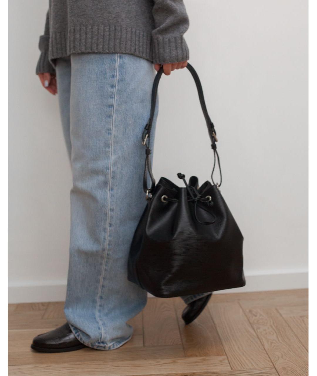 LOUIS VUITTON Черная кожаная сумка с короткими ручками, фото 3