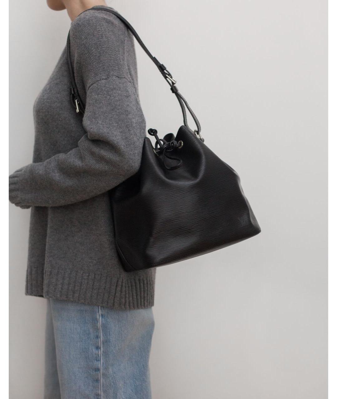 LOUIS VUITTON Черная кожаная сумка с короткими ручками, фото 2