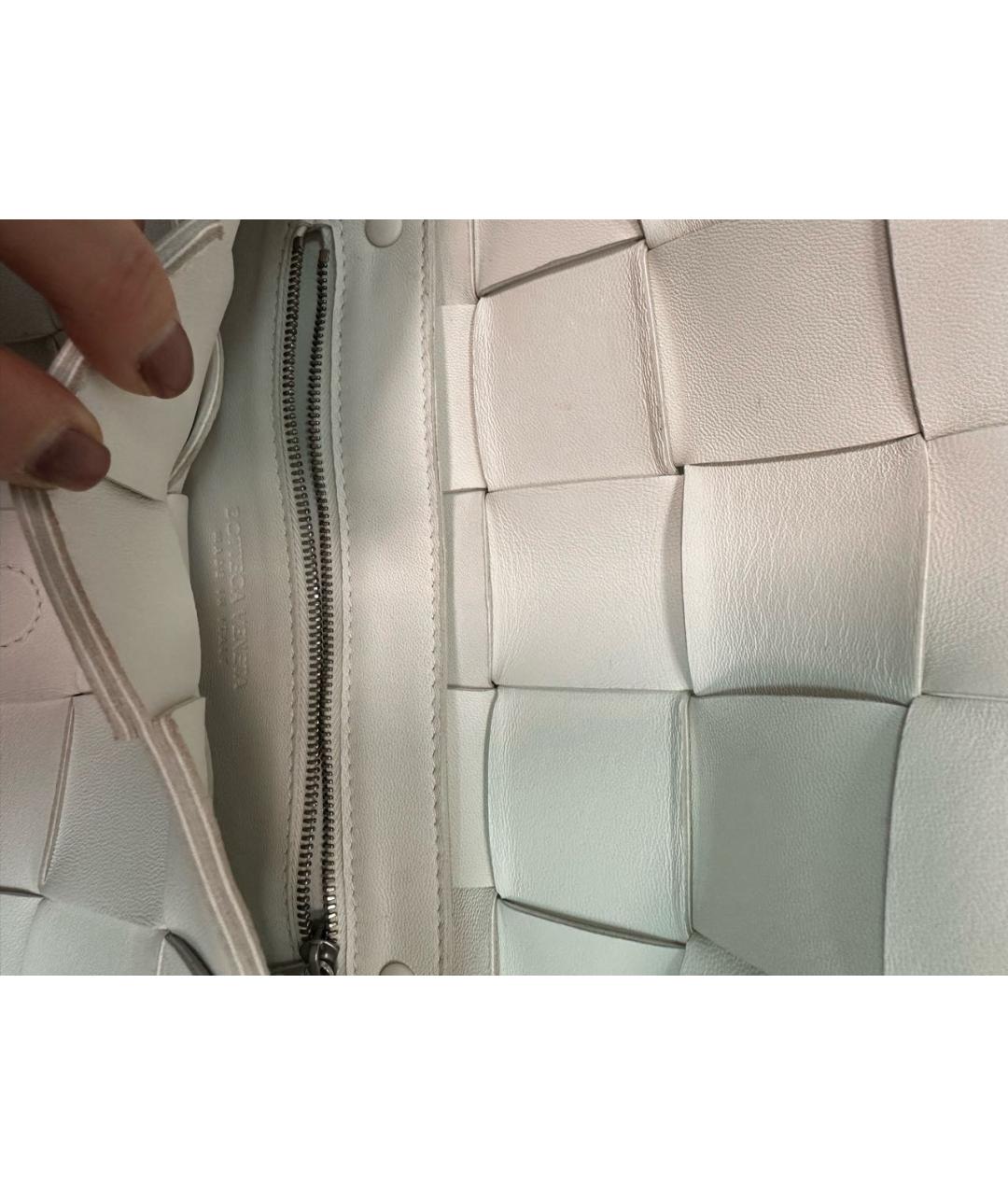 BOTTEGA VENETA Белая кожаная сумка через плечо, фото 5