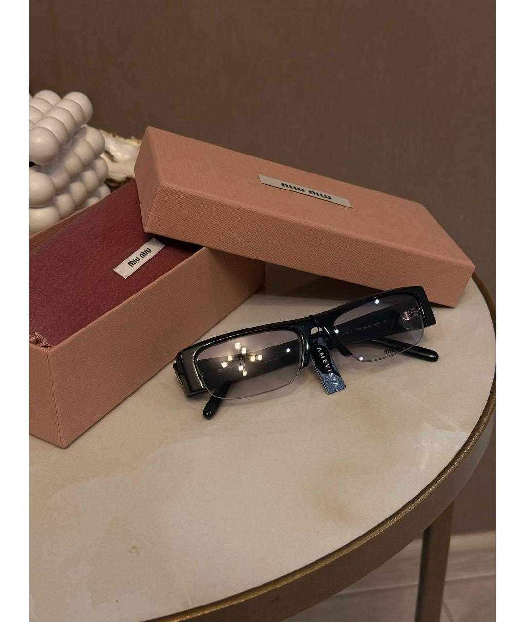 MIU MIU Черные пластиковые солнцезащитные очки, фото 2