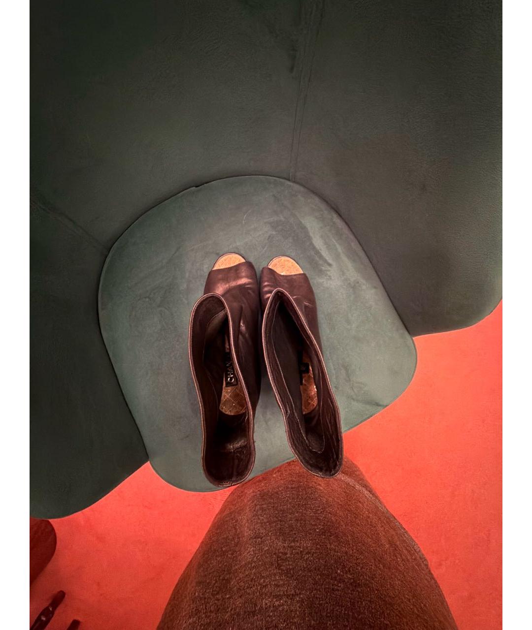 CHANEL Черные кожаные ботильоны, фото 3